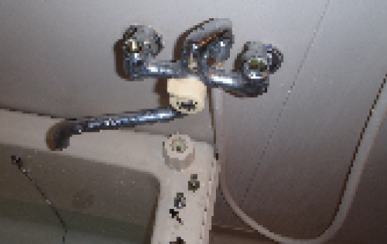 浴室水栓の部品交換